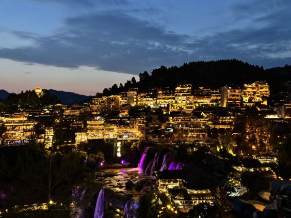 股票配资的正规平台 潇湘夜未央——湖南“夜经济”点燃暑期消费新引擎